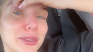 Read more about the article Coronation Street’s Helen Flanagan ‘a mess’ as she breaks down in tears in emotional video