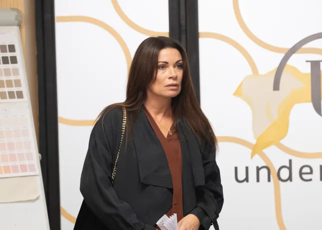 You are currently viewing Coronation Street spoilers: Carla loses everything after telling huge lie