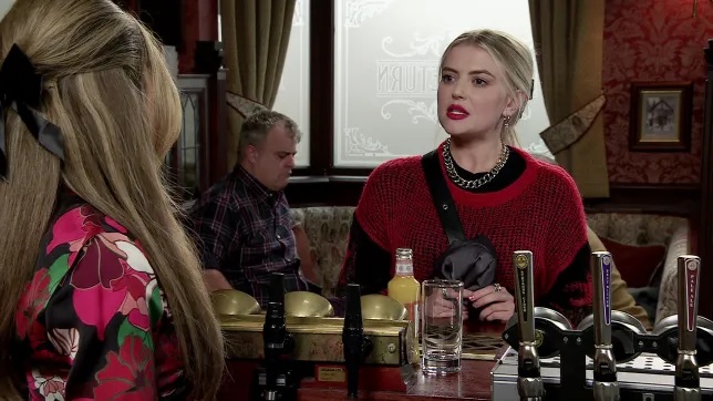 You are currently viewing Coronation Street’s Lucy Fallon confirms Bethany finds serial killer Stephen’s rampage ‘hilarious’ in bizarre development