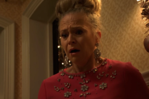 Read more about the article EastEnders confirms Linda Carter as Christmas Day 2023 killer