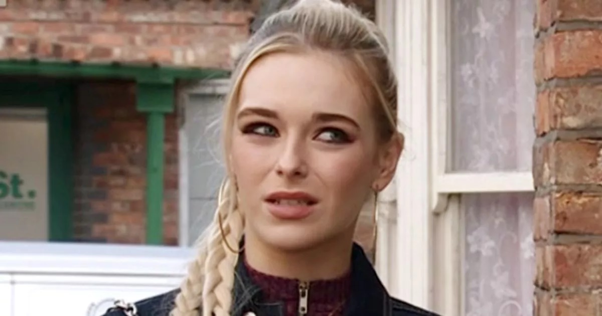 Read more about the article ITV Coronation Street’s Lauren’s new love interest revealed after dumping mystery boyfriend