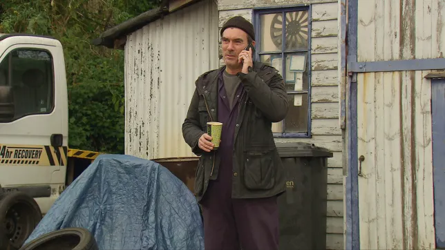 You are currently viewing Emmerdale spoilers: Cain Dingle issues Aaron with some harsh words as they come to blows