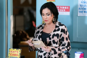 Read more about the article EastEnders spoilers: Kat Slater is furious after receiving an unwelcome surprise from Phil Mitchell