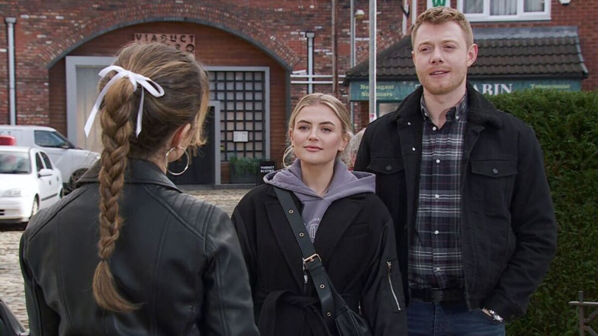 You are currently viewing Coronation Street’s Daisy Midgeley to lose everything after Bethany Platt betrayal