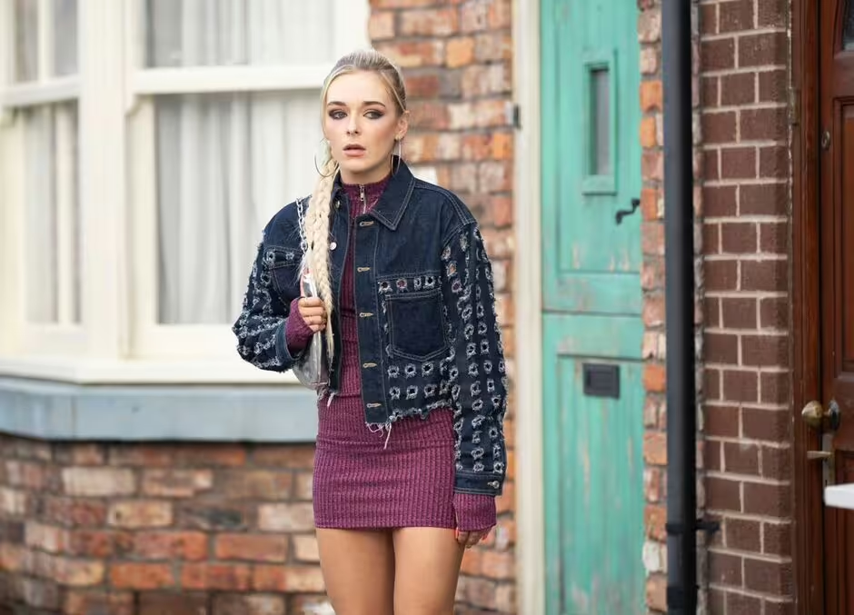 Read more about the article ITV Coronation Street fans ‘work out’ Lauren kidnapper after suspect ‘lets slip’ giveaway