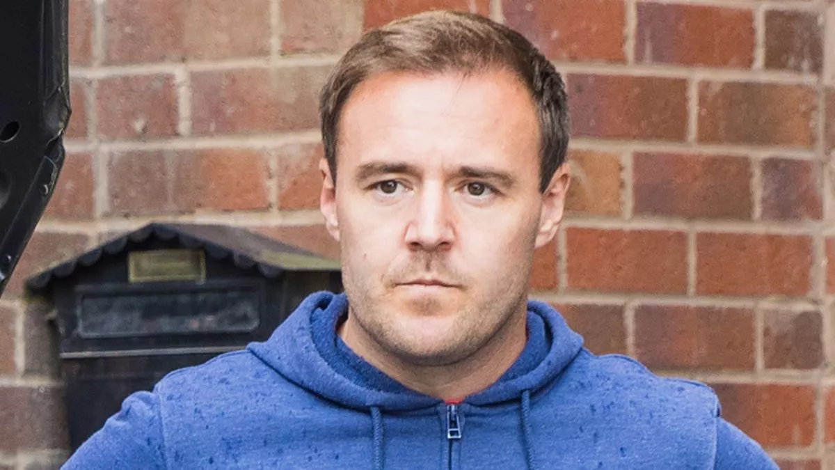 You are currently viewing ITV Coronation Street fans ‘work out’ identity of Tyrone’s real dad in sad Cassie twist