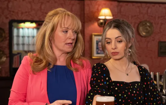 Read more about the article Daisy Midgeley and Jenny Connor horrified by the return of an old face in Coronation Street spoiler video 