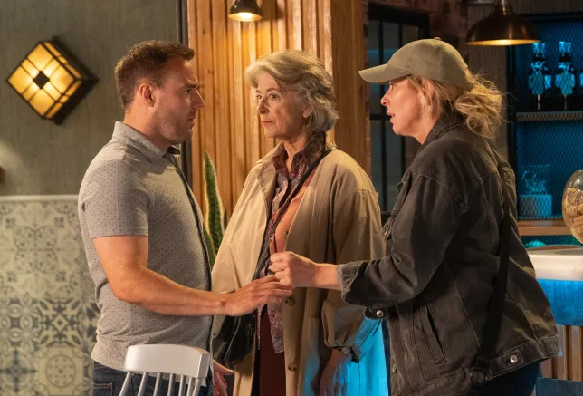 Read more about the article Coronation Street spoilers: Exit drama confirmed for Evelyn and Cassie Plummer leaving Tyrone Dobbs in turmoil