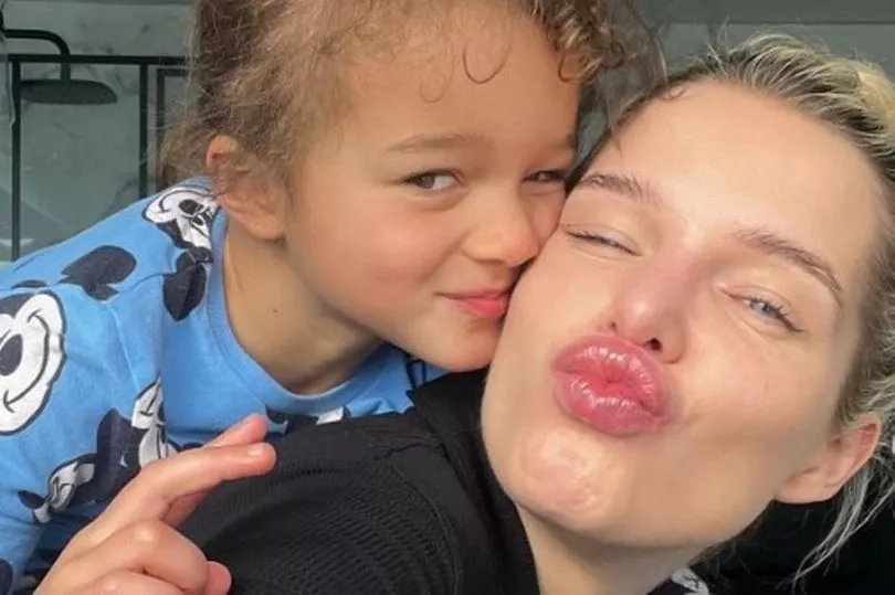 Read more about the article Fans say same thing as Helen Flanagan posts adorable picture of daughter