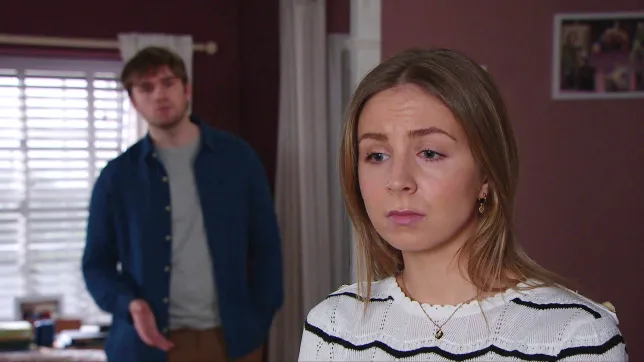 You are currently viewing Emmerdale ‘confirms’ who saves Belle leaving abuser Tom chilled to the bone