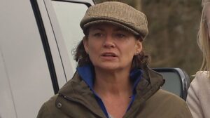 Read more about the article What’s wrong with Moira in Emmerdale? Viewers ‘solve devastating health twist’