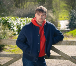 Read more about the article ITV Emmerdale fans ‘work out’ Tom King return twist as Cain Dingle ‘framed for mu*der’